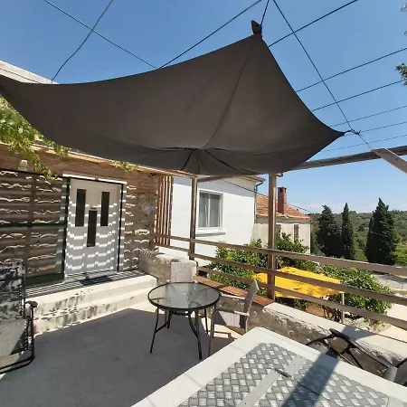 Apartamento Stone House Vrtli