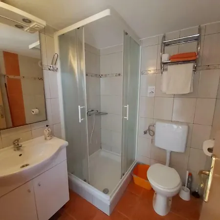Stone House Vrtli *